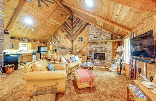 Badger Cabin | Countryside Views: Family-Friendly Badger Cabin