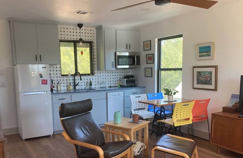 Elgin Cottage | County cottage with pickleball Perfect, if you like the outdoors