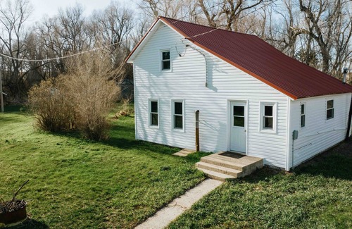 Mills Cabin | County Line Cabin by Beth