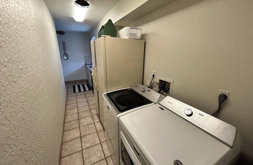 Adkins House | County Line Cottage - Guesthouse Near La Vernia - 14 Miles To JBSA Randolph