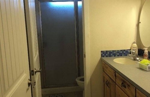 Harvard Bed & Breakfast | County setting w/a view, family home each private room to rent