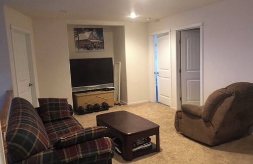 Harvard Bed & Breakfast | County setting w/a view, family home each private room to rent