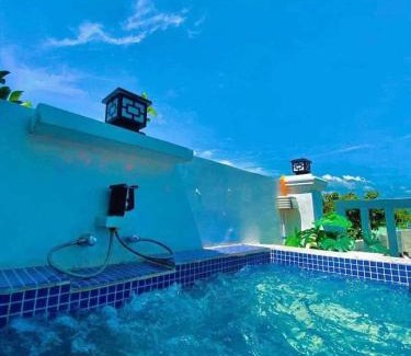 Mabalacat City Hotel | Couple - Private Jacuzzi Pool