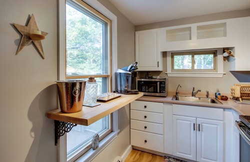 West Buxton House | Couple's Glamping Getaway on Bonny Eagle Pond