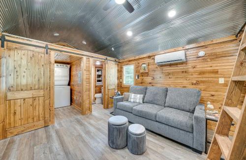 Broken Bow Apartment | Couples Cabin in Broken Bow about 5 Mi to Downtown!