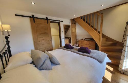 La Cote-d'Arbroz House | Couples Gem - Sensational views Nr Morzine