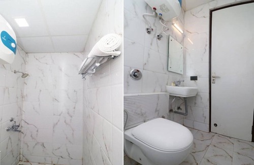 Taj Ganj House | Couples Perfect Single room