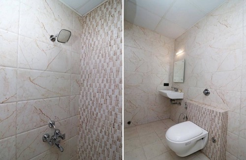 Taj Ganj House | Couples Perfect Single room