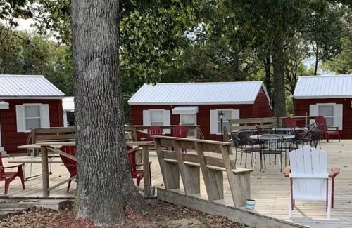 Cassville Cabin | Couples Retreat-Cabin 2