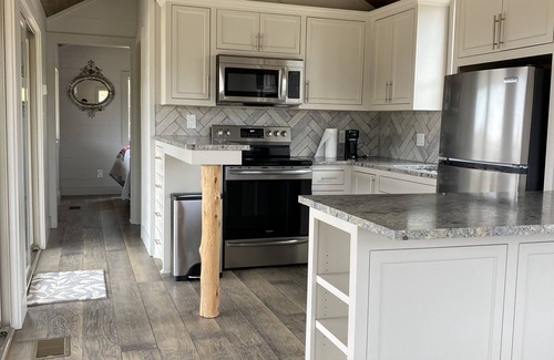 Ingram Cabin | Couples Retreat Lakeside