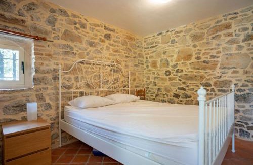 Courry House | Courry Gem Pool & Charm