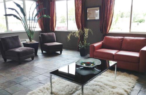 Mackinaw City Hotel | Court Plaza Inn & Suites of Mackinaw