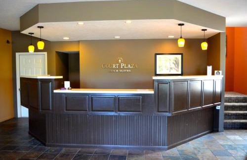 Mackinaw City Hotel | Court Plaza Inn & Suites of Mackinaw