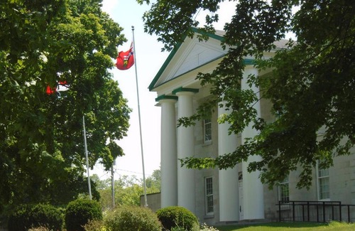 Prince Edward Bed & Breakfast | Courthouse BB Bed & Bath