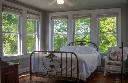 Clarksville Bed & Breakfast | Courthouse Inn B&B