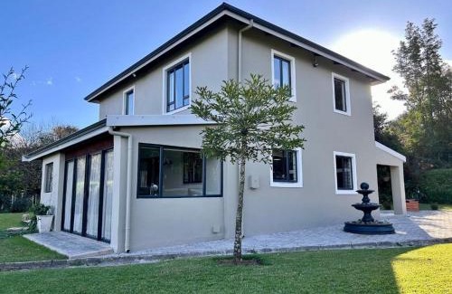 Hilton Villa | Courtleigh Cottage