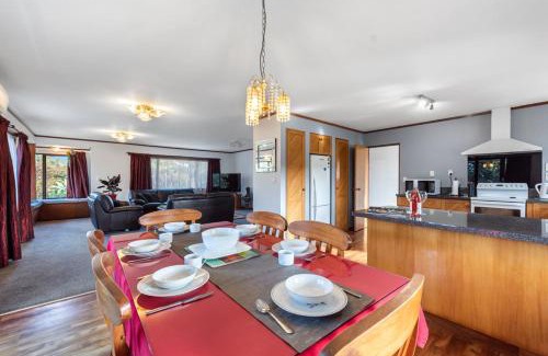 Waihi Beach House | Courtside Quarters - Waihi Beach Holiday Home