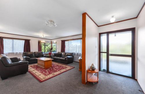 Waihi Beach House | Courtside Quarters - Waihi Beach Holiday Home