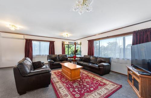 Waihi Beach House | Courtside Quarters - Waihi Beach Holiday Home