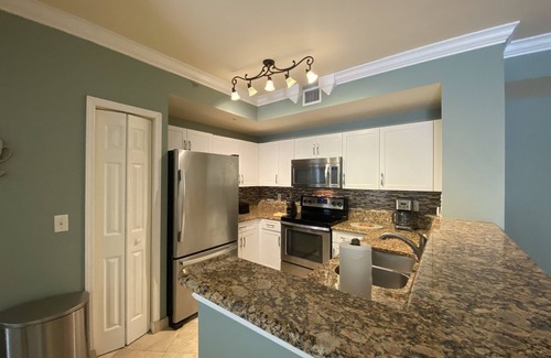Downtown West Palm Beach Condo | Courtyard at Cityplace condo with beautiful pool view and 2 bedrooms 2 baths.