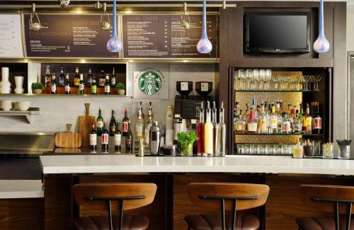 Franklin Park Hotel | Courtyard Austin South