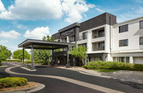 Longmont Hotel | Courtyard Boulder Longmont