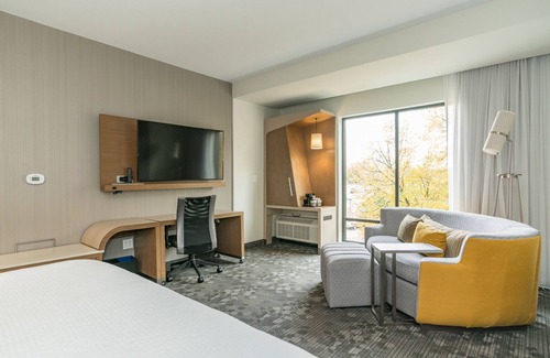 West Springfield Hotel | Courtyard by Marriott West Springfield