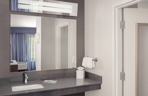 South Portland Hotel | Courtyard by Marriott Portland Airport