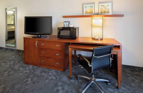 Addison Hotel | Courtyard by Marriott Addison Midway
