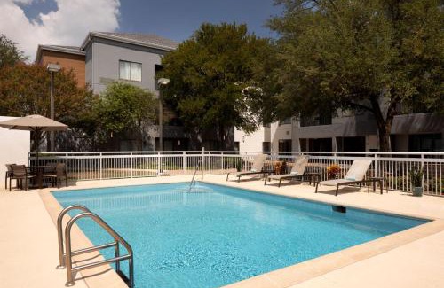 Round Rock Hotel | Courtyard by Marriott- Austin Round Rock