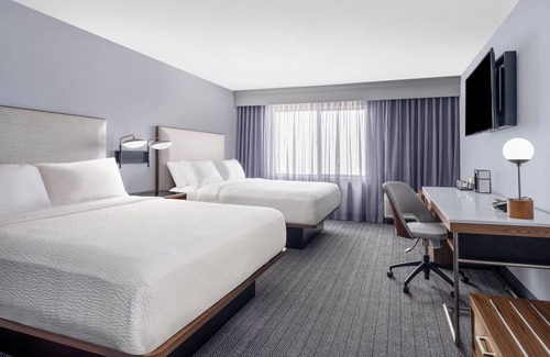 Franklin Park Hotel | Courtyard by Marriott Austin South