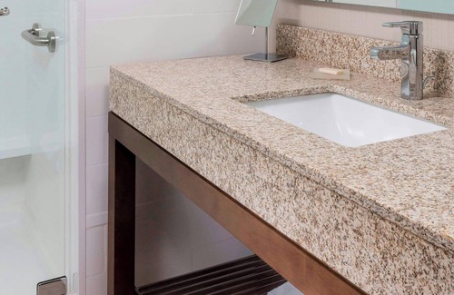 Bismarck Hotel | Courtyard by Marriott Bismarck North