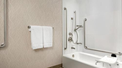 Meadowvale Village Hotel | Courtyard by Marriott Toronto Mississauga/West