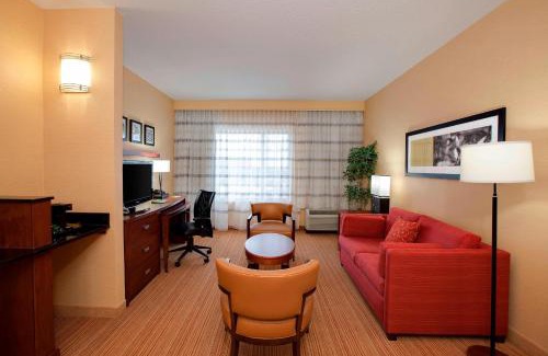 Schaumburg Hotel | Courtyard by Marriott Chicago Schaumburg/Woodfield Mall