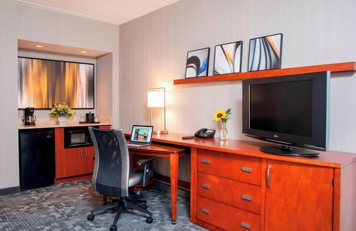 Glenview Hotel | Courtyard by Marriott Chicago Glenview/Northbrook