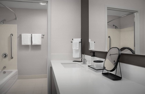 Addison Hotel | Courtyard by Marriott Dallas Addison/Quorum Drive