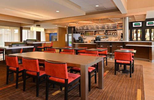Northwest Dallas Hotel | Courtyard by Marriott Dallas Northwest