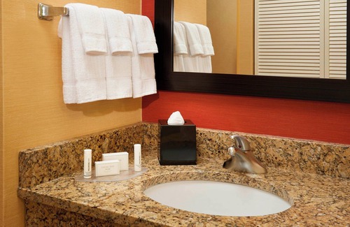 Utica Hotel | Courtyard by Marriott Detroit Utica