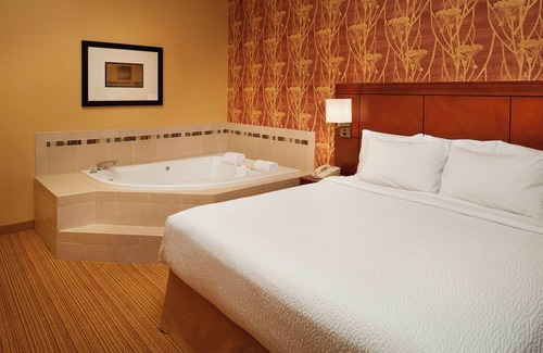 Utica Hotel | Courtyard by Marriott Detroit Utica