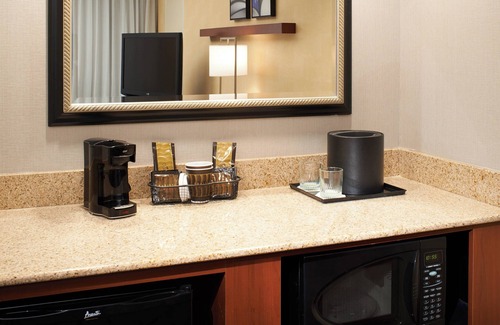 Warren Hotel | Courtyard by Marriott Detroit Warren