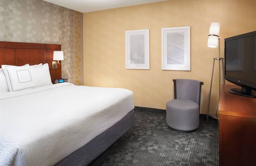 Warren Hotel | Courtyard by Marriott Detroit Warren