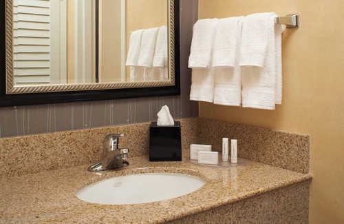 Warren Hotel | Courtyard by Marriott Detroit Warren