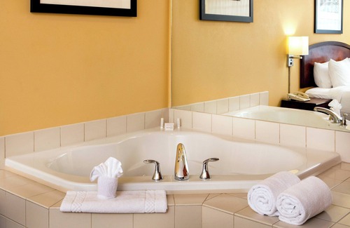 Manchester Hotel | Courtyard by Marriott Hartford Manchester
