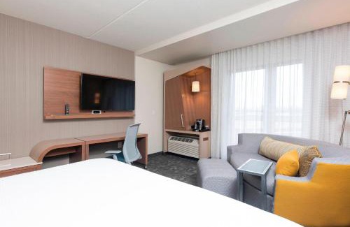 Holland Hotel | Courtyard by Marriott Holland Downtown