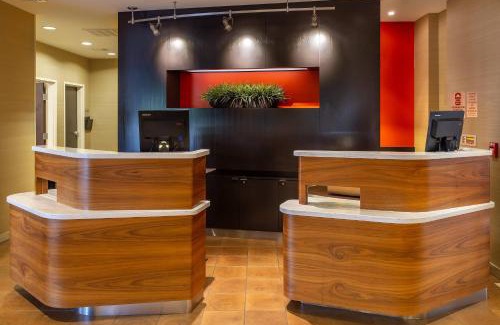 Beaumont Residential Hotel | Courtyard by Marriott Lexington Keeneland/Airport