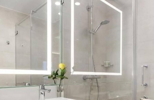 Business District House | Courtyard by Marriott Vilnius Standard Double BB