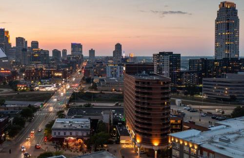 Downtown Minneapolis Hotel | Courtyard by Marriott Minneapolis Downtown