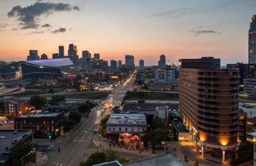 Downtown Minneapolis Hotel | Courtyard by Marriott Minneapolis Downtown
