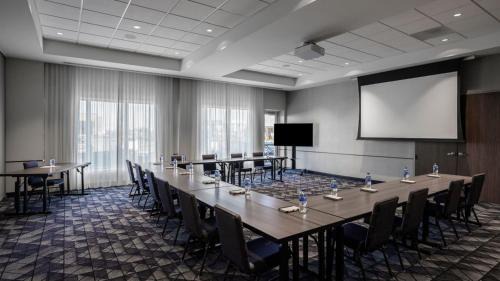 Madison Hotel | Courtyard by Marriott Madison