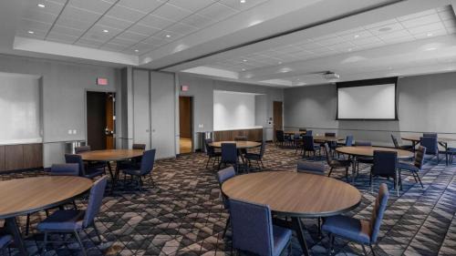 Madison Hotel | Courtyard by Marriott Madison